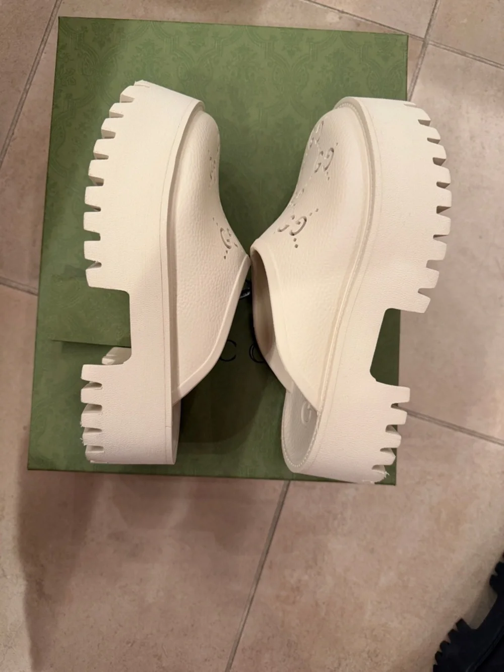 Gucci Cream Perforated GG Slip-On Clogs - Picture 4 of 4